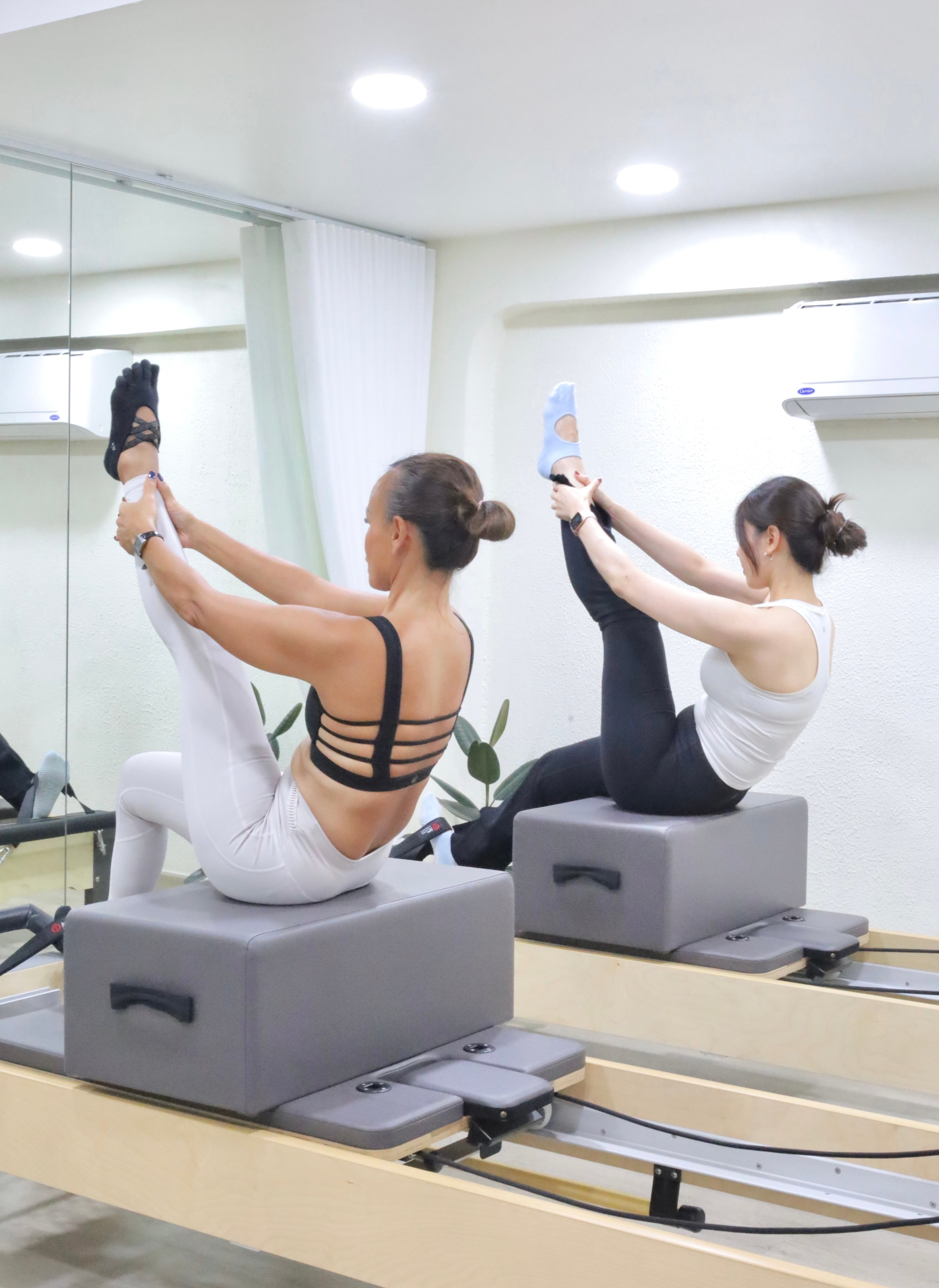 Partner duet pilates session