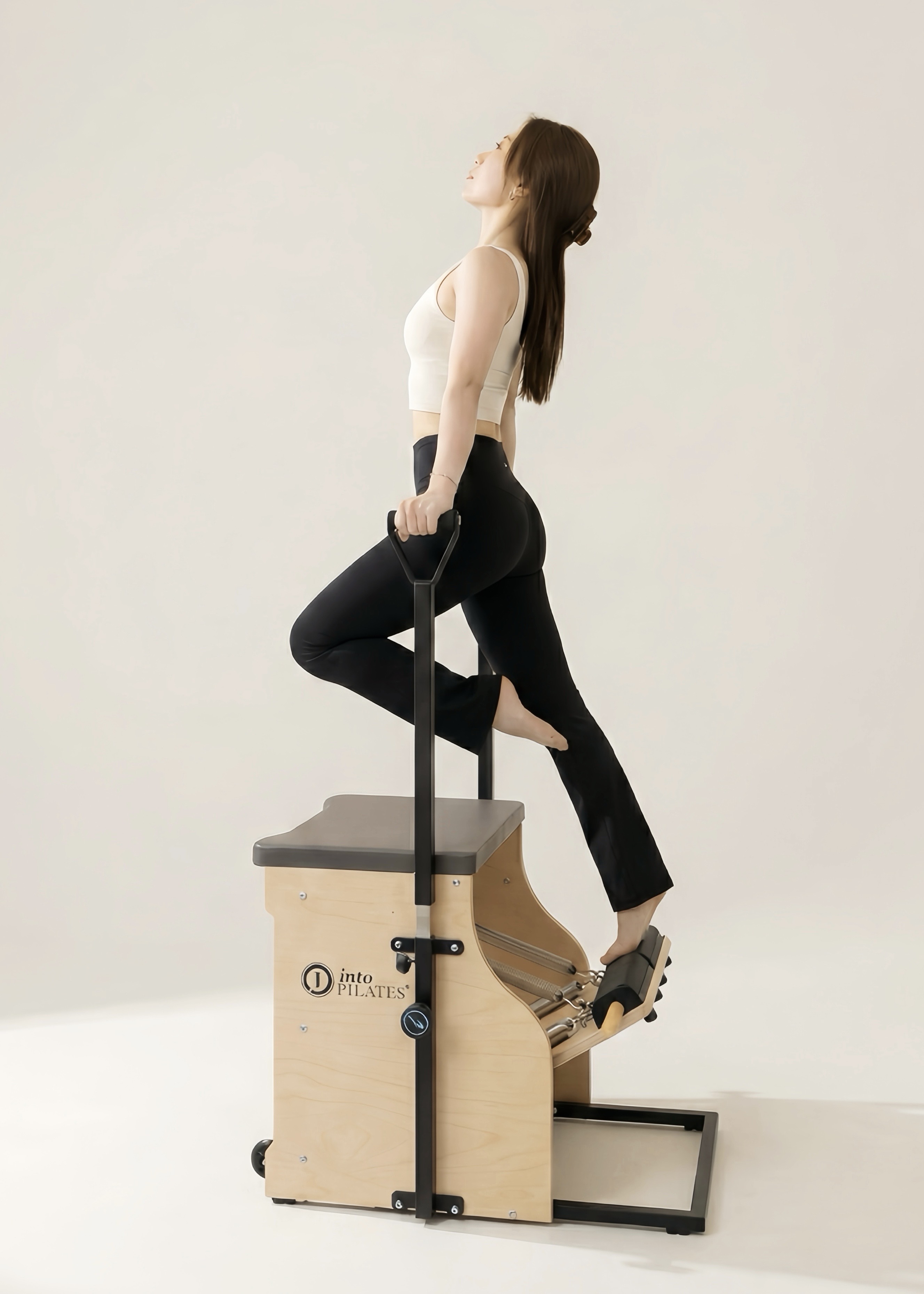 (MAIN) YUI KAMEMOTO, professional pilates instructor